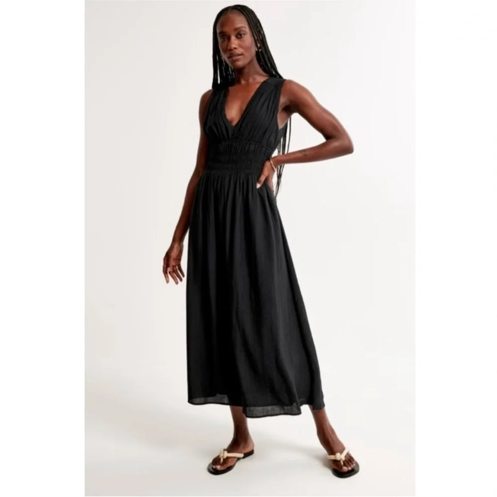 Abercrombie & Fitch Woven Plunge V-Neck Sleeveless Tiered Maxi Dress Black Small